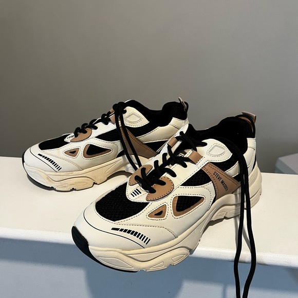 Steve Madden Black and White Footwear - Picture 1 of 7